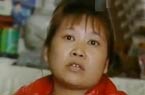 女员工裸身躺老板娘床上