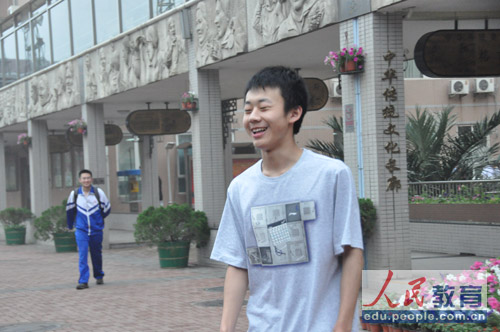 编辑旁白：好久没这么乐呵了，让我乐会。（摄影 熊旭）