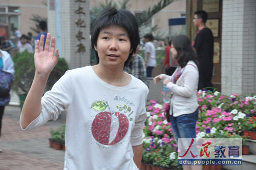 编辑旁白:别了,高三。(摄影 熊旭)
