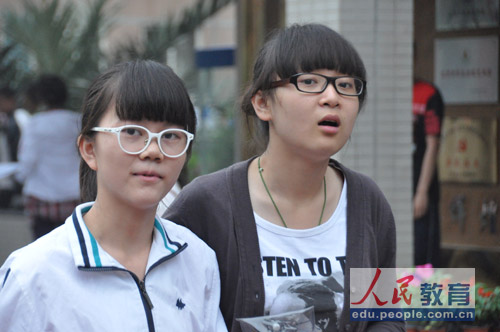 编辑旁白：老爸老妈，你们在哪儿呢？（摄影 熊旭）