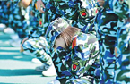 揭“95后”大学新生军训