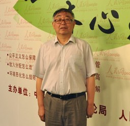 清华大学环境学院教授张天柱一日为师，终生为父，所有的老师都为我们那的成长做了贡献，有些老师教了一辈子，一个年级一个年级地教，他们也很辛苦，我不想特别地谈哪个老师，因为我觉得所有的老师都不容易，都难忘。