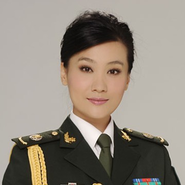 著名歌唱家谭晶从小到大，我遇到过很多老师，他们都为我的成长付出了许多，但我最感谢的一位，就是我的启蒙老师——我的妈妈。一直以来，无论在生活上还是学习上，妈妈都给了我太多太多的帮助...