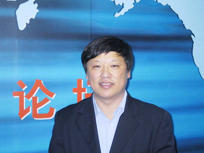 《环球时报》总编辑胡锡进成长每个时期都有难忘的老师，我有的时候去看他们，有的时候同学们聚会，老师会来，我觉得那些班主任们都给了我们很大的成长，没有他们就没有我们的今天。