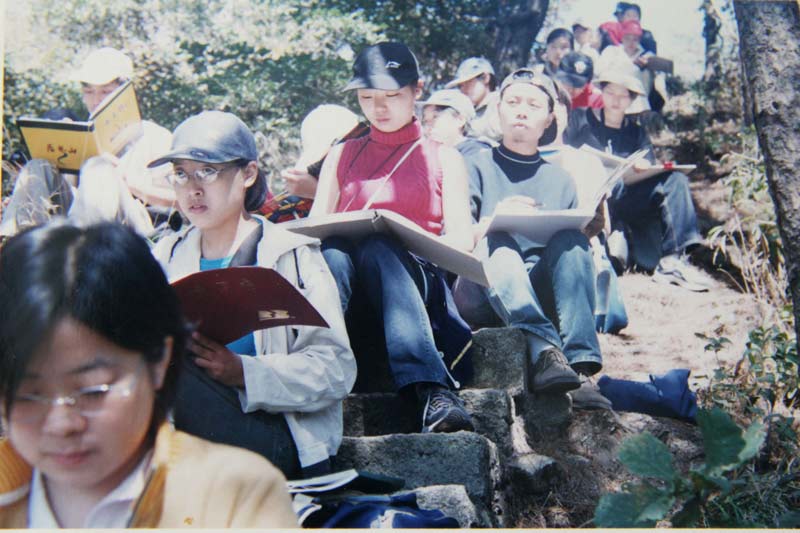 2000年10月在太行山寫生,所有人都全神貫注、聚精會神地苦練內功,用畫筆描繪祖國的大好河山,描繪美好的未來。