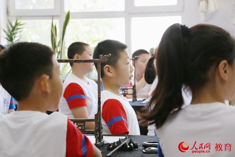 ��������ѧԺ����ʵ��ѧУ�鷨�����ֳ� ¬��/��