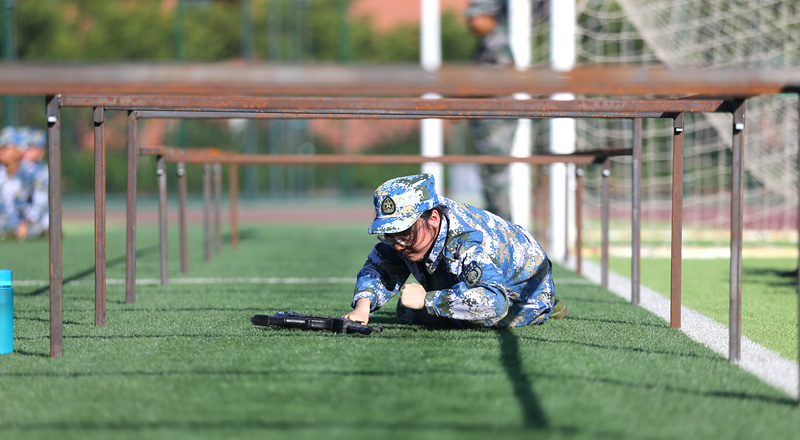 南開大學 新生在訓練場上（吳軍輝/攝）