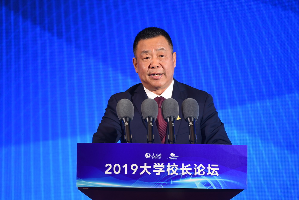 人民日報社副總編輯許正中致辭。人民網記者 翁奇羽/攝