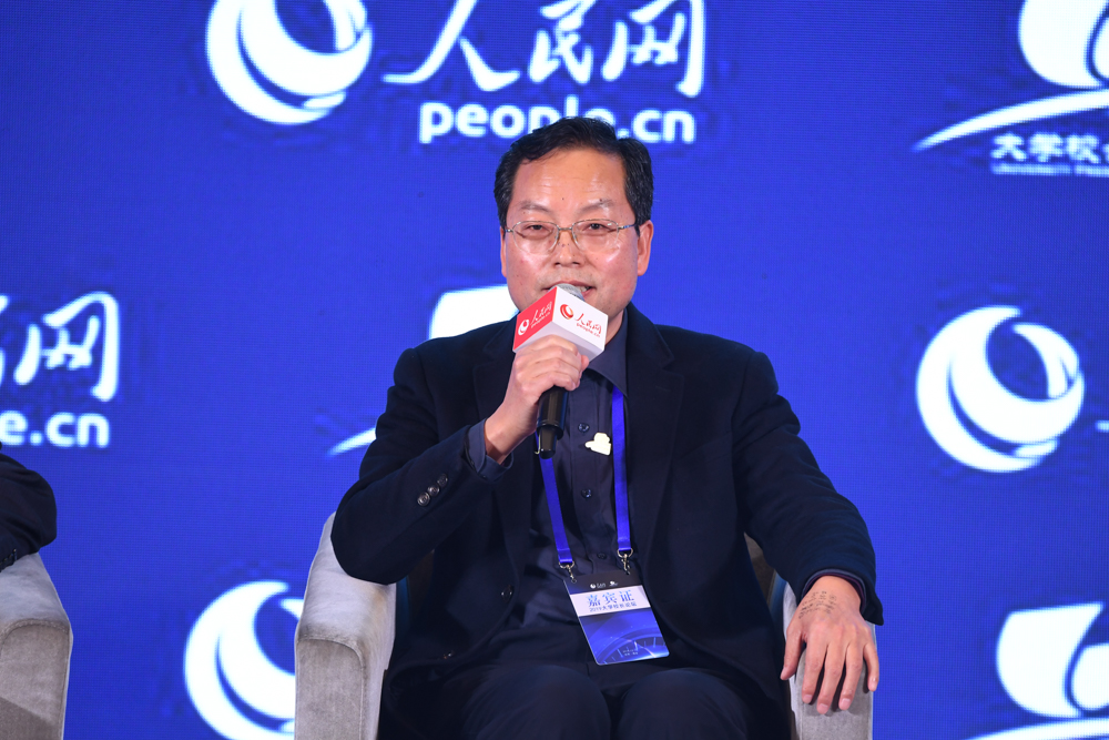 咸陽師范學院校長舒世昌。