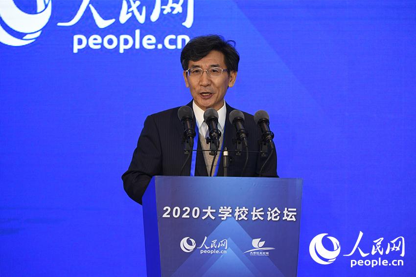 中國科學院院士、南方科技大學校長薛其坤作主旨發言。人民網記者 翁奇羽 攝