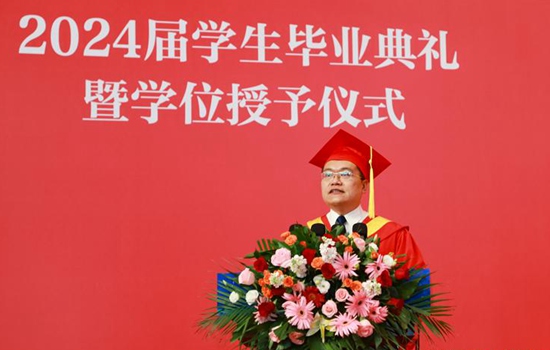 西安工業大學校長姚堯致辭。校方供圖