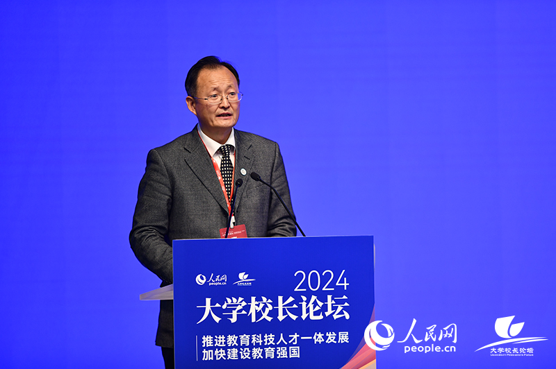 對外經濟貿易大學黨委書記黃寶印。人民網記者 任峰濤攝