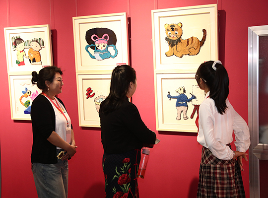活動上,學校掇繡作品展示。學校供圖
