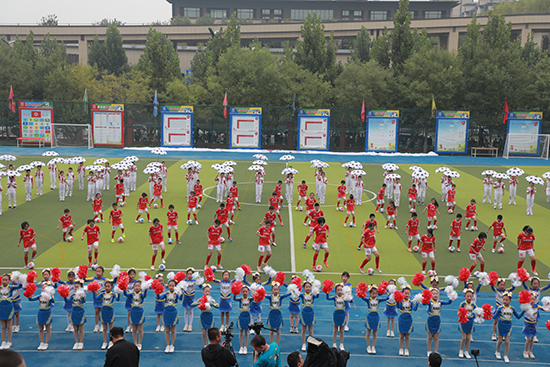 北京市“校園足球主題月”啟動儀式在北京學校舉行。北京教育融媒體中心供圖
