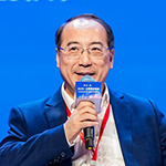     李国岫    北京交通大学副校长在AI极速推动知识生产与整合的当下，教育模式正从以知识传授为主的传统教育，向以能力和素质培养为核心的新型教育模式转变。