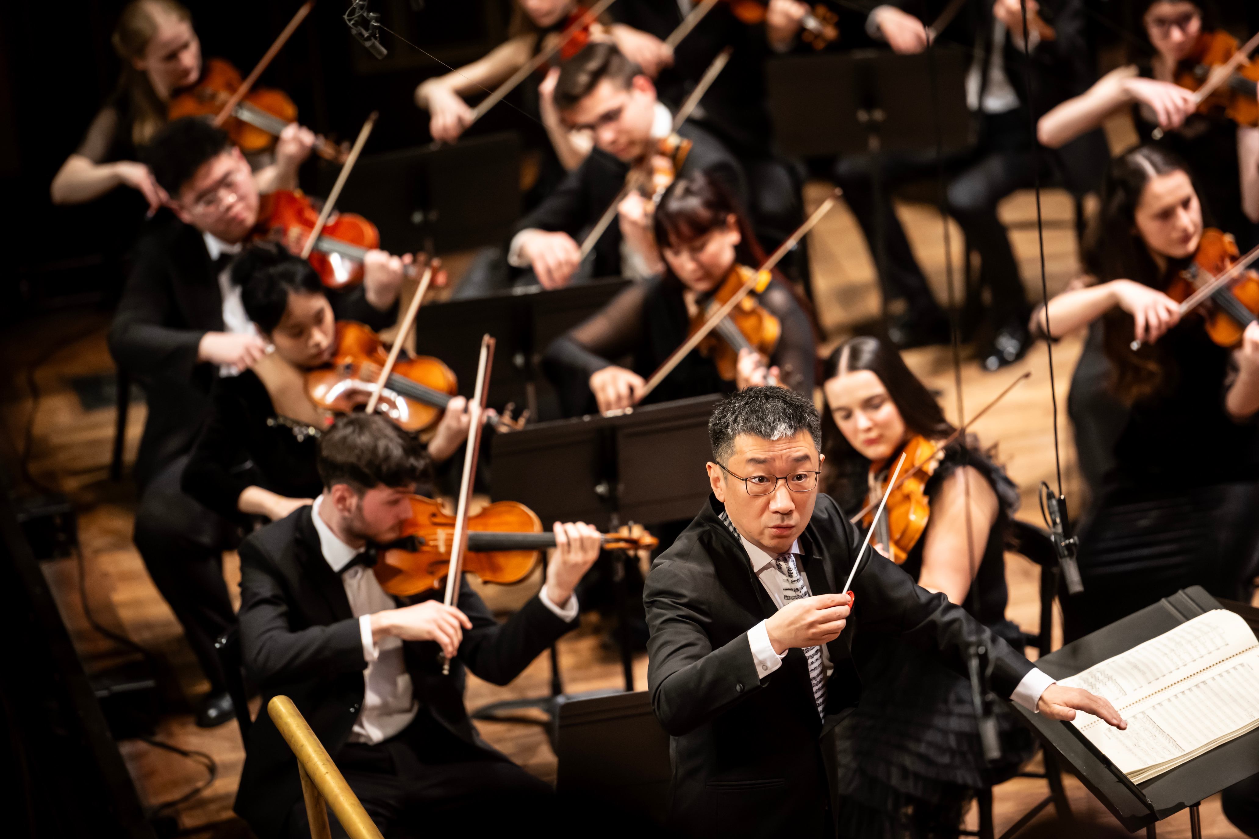 中國音樂學院院長李心草指揮中匈兩校聯合音樂會