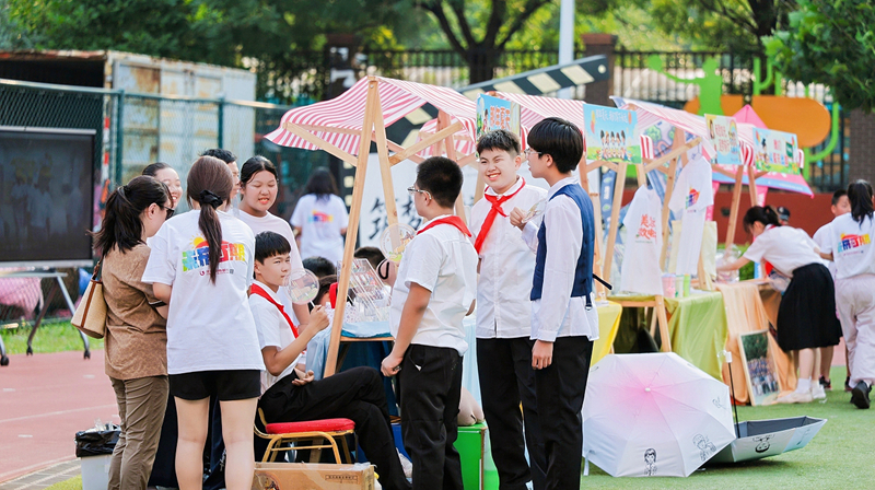 北京市石景山區古城小學“AI+畢業微電影”項目式學習成果展現場。校方供圖