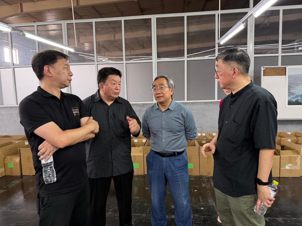 艺术专家组现场讨论
