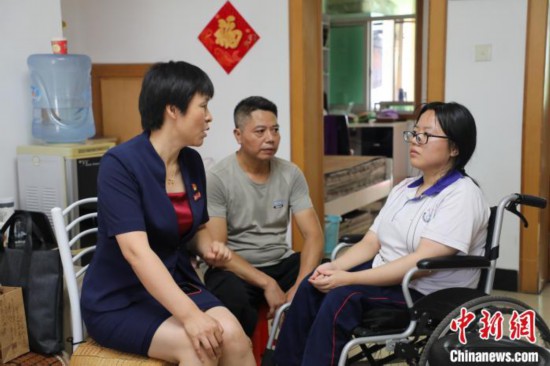 湖南衡陽“截癱女孩”謝可欣：輪椅不會束縛我的夢想