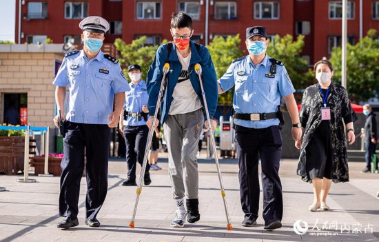 ���ɹ����������ͺ����е�����ѧ���㣬�����񾯺ͽ�������һ���ж�����Ŀ������뿼������������