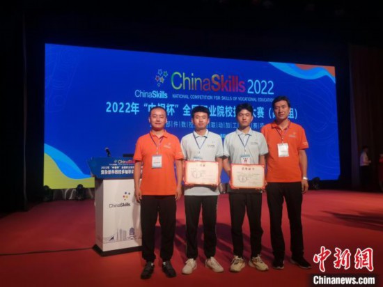 甘肅技能大師工作室:“80后”數控職教“工匠”的創新路