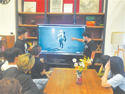 圖為程浩然團隊討論現場。受訪單位供圖