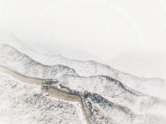 朱锐拍摄的长城雪景。(受访者供图)